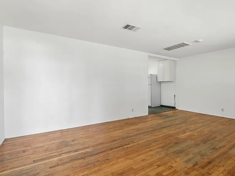 413 Adlena Dr — Photo 3