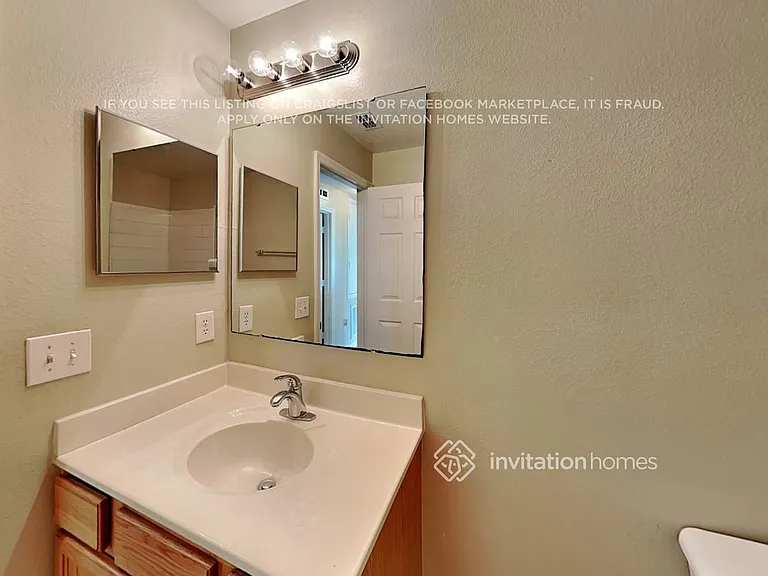 566 Kilimanjaro Dr — Photo 16