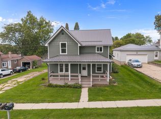 13 E Catherine St, Markesan, WI 53946