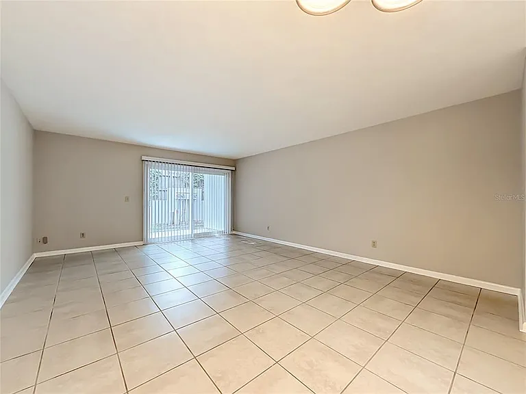 2113 NE 38th Ave — Photo 16