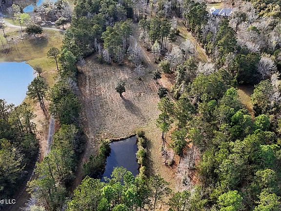 4th image of Ferry Point Rd