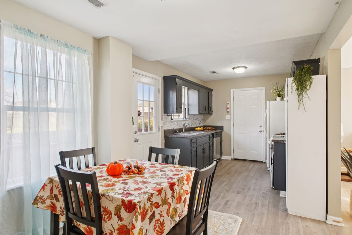 next background image