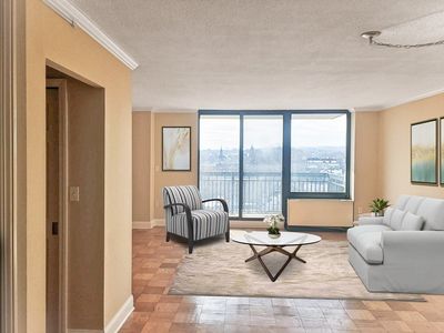 60 Longwood Ave APT 801, Brookline, MA, 02446