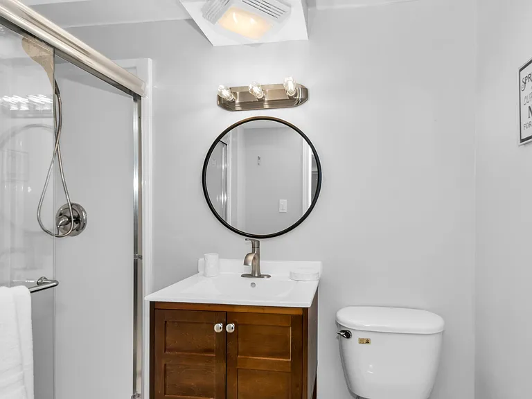 Merlin Dr — Photo 17