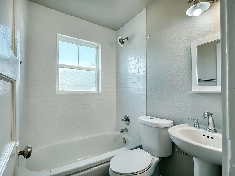520 W FM 243 — Photo 10