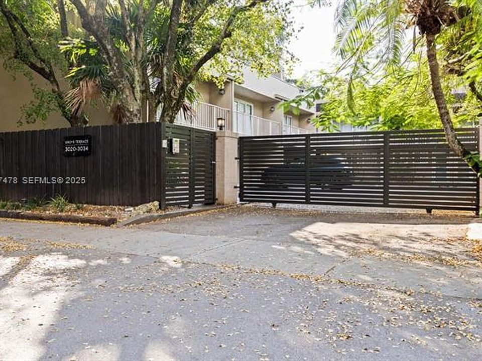 1st image of 3028 Center St #Townhouse 3028