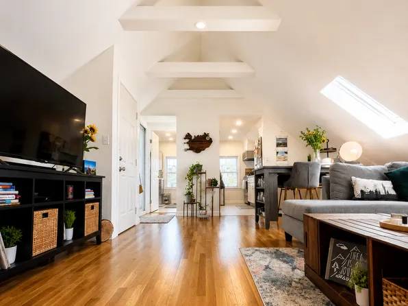 29 Richardson St #3A, Malden, MA 02148