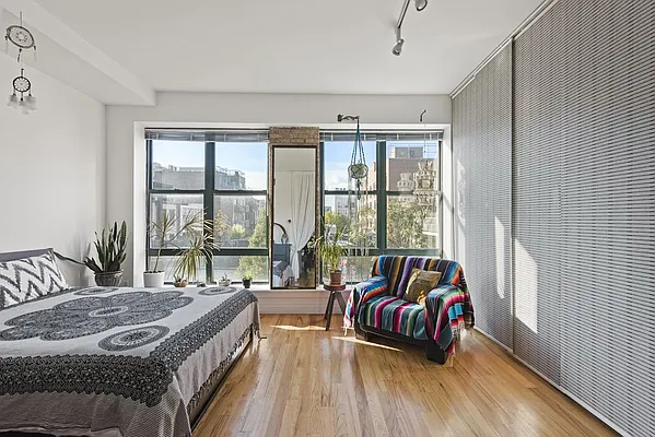 Rented by Compass | media 9