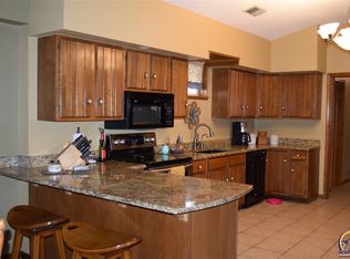 1035 NE 54th St, Topeka, KS 66617