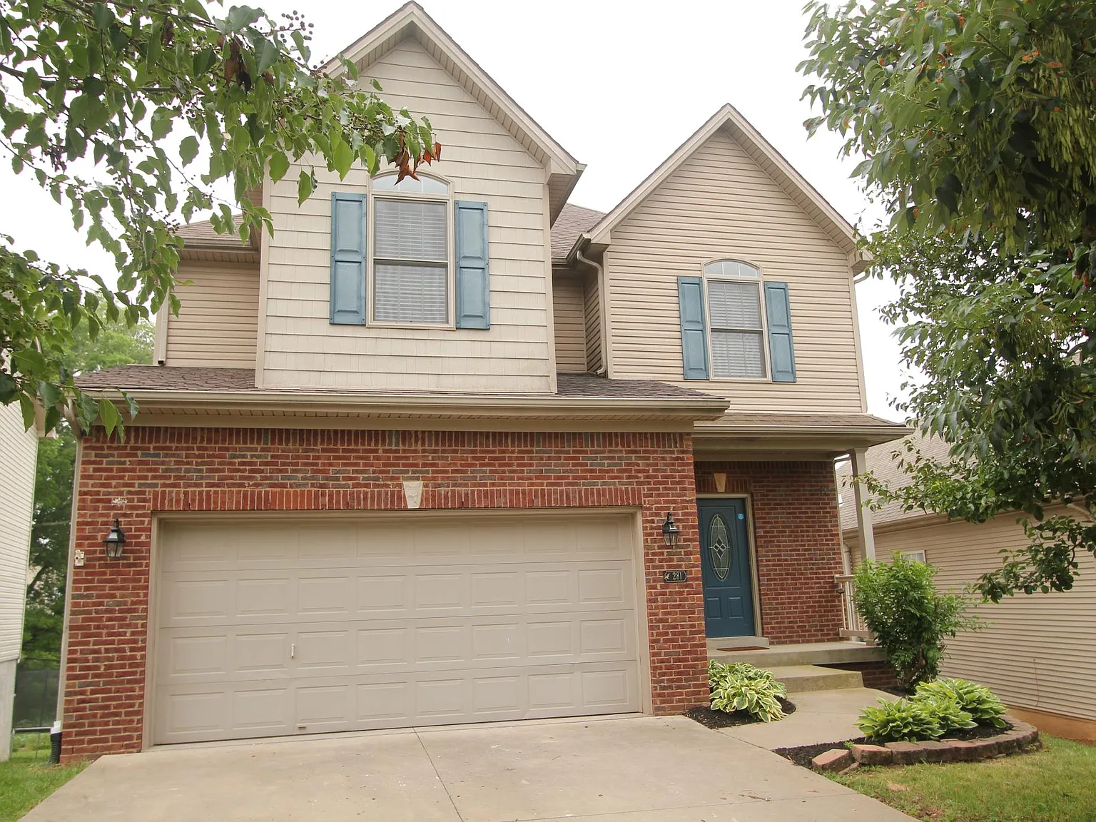 4 bed, 3.5 bath, 2651 sqft, $2,550 — Photo 1