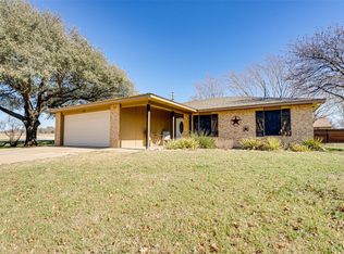 550 Clinton Ln, Midlothian, TX 76065