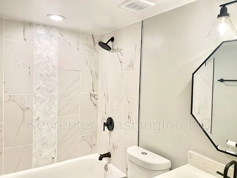 1618 Gales St NE #B — Photo 15