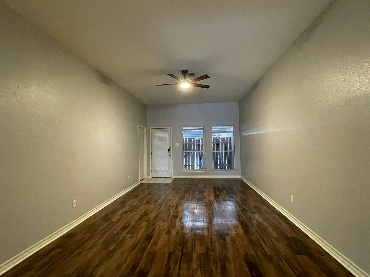 Building Photo - 13656 Teague Ln #10
