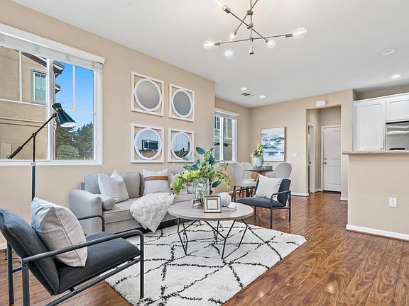 4th image of 22870 Amador St
