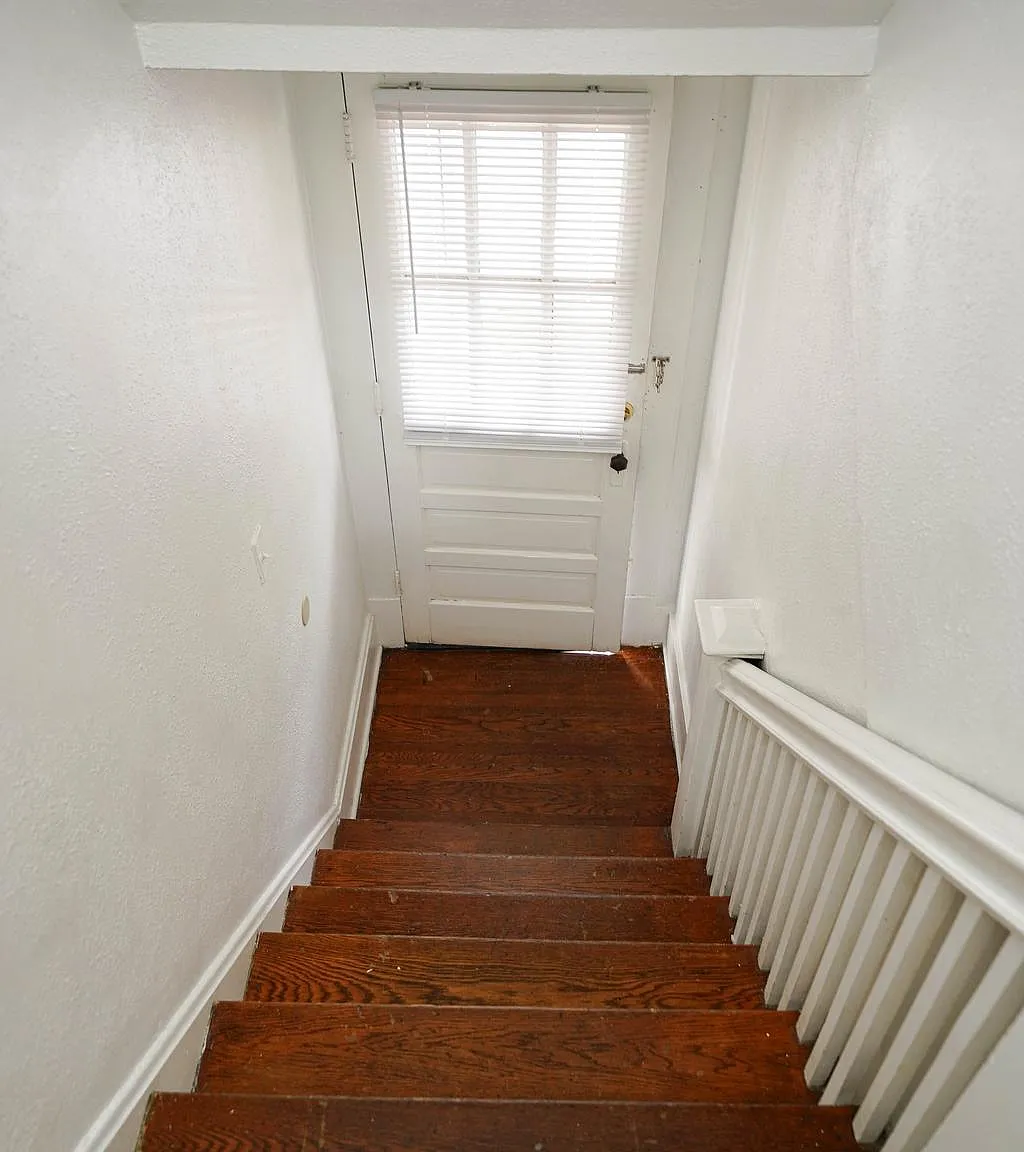 3 bed, 700 sqft, $995 — Photo 3