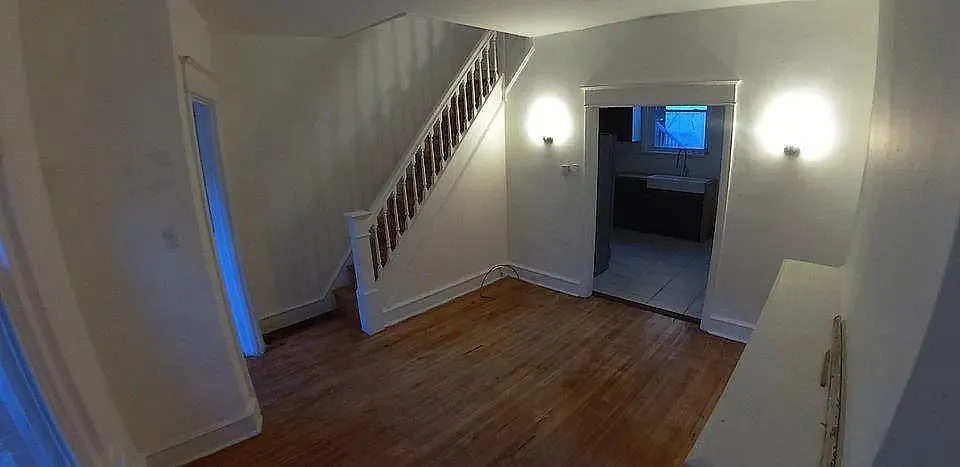 2 bed, 750 sqft, $1,600 — Photo 3