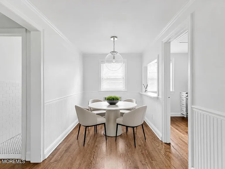138 Manor Dr — Photo 3