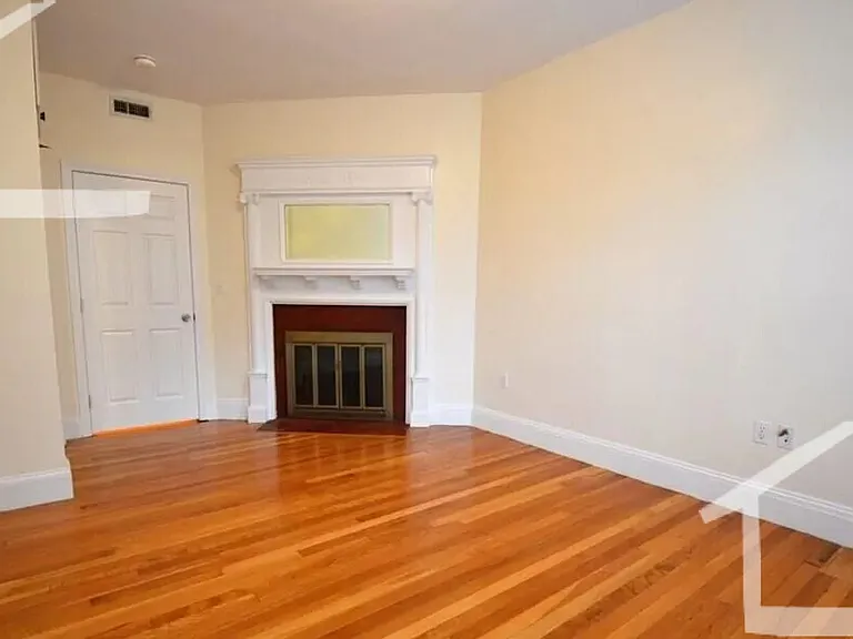 191 Winthrop Rd #7 — Photo 7