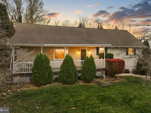 356 Woodland View Dr, York, PA 17406