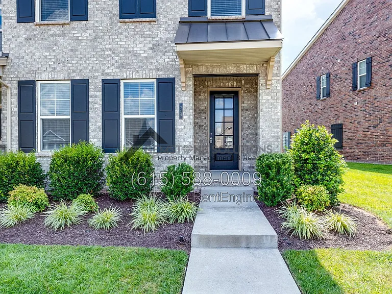 714 Hahn Ct — Photo 4