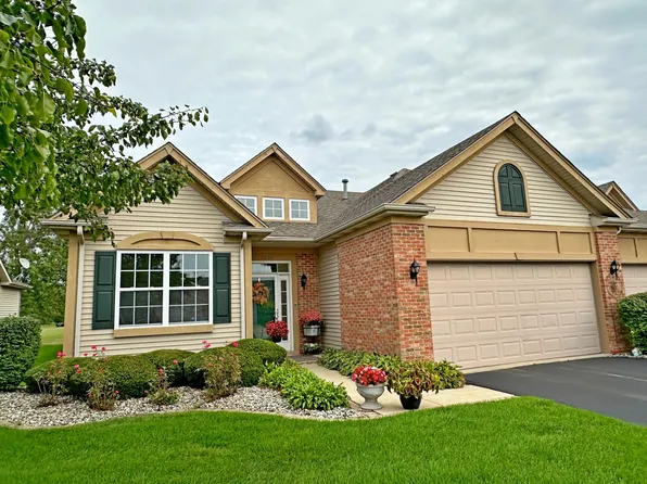1601 Schaller Ln, Dyer, IN 46311