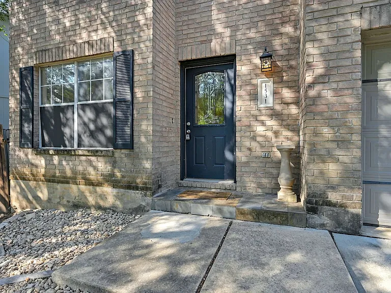 1531 Parkfield Cir — Photo 7