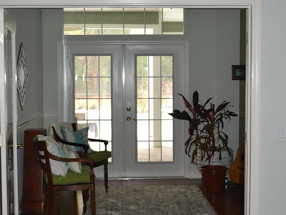 Sitting/music room