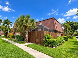 7527 Courtyard Run E, Boca Raton, FL 33433
