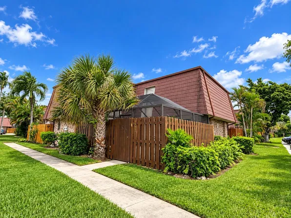 7527 Courtyard Run E, Boca Raton, FL 33433