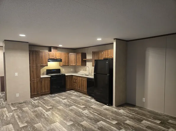 225 Tamara Ln, Pendleton, IN 46064