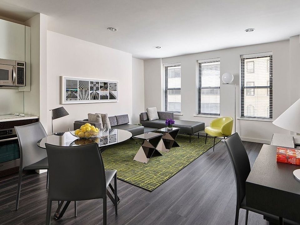 1st image of 123 W 44th St #1003N