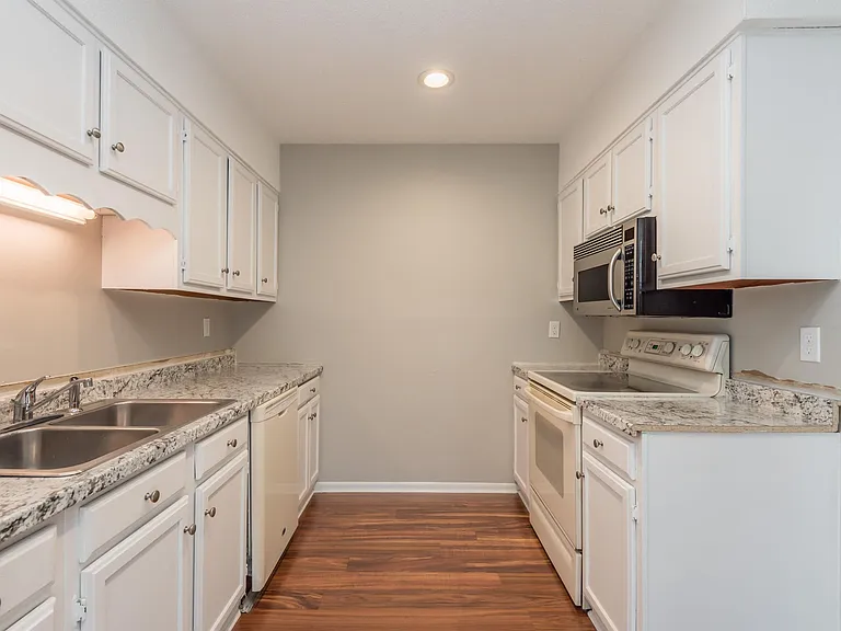 502 Cedartop Ln #B — Photo 11