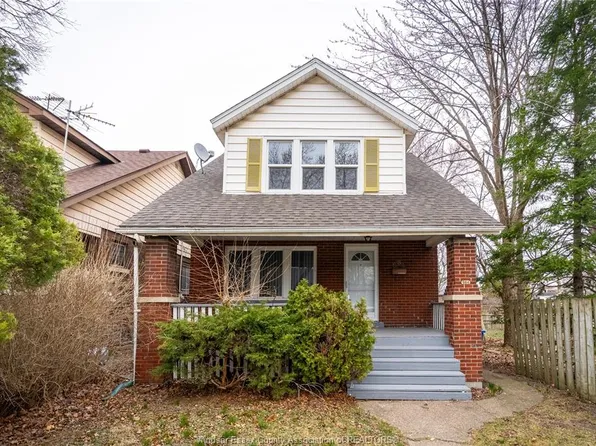 984 McEwan Ave, Windsor, ON N9B 2G2