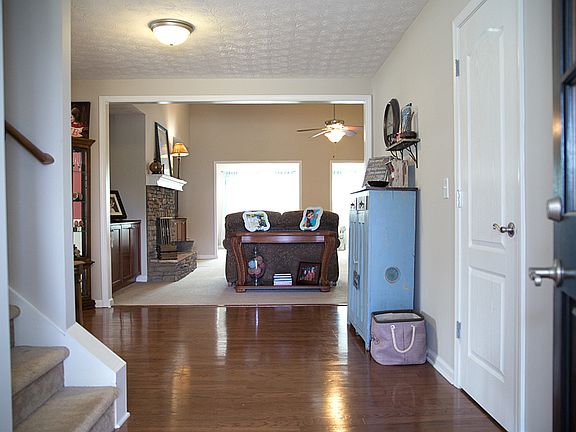 4th image of 111 Lucille Ln