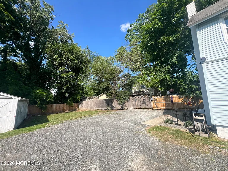 148 W Sylvania Ave #B — Photo 27