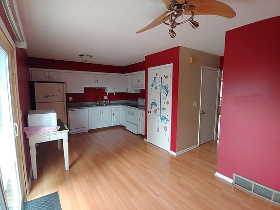 3rd image of 1828 Willoway Cir S
