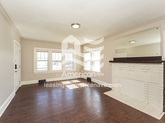 1181462_003_living_room_3.jpg
