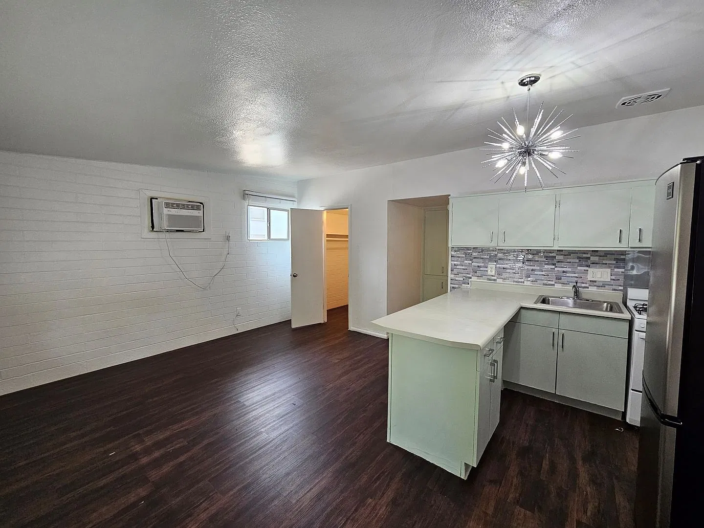 1032 S. Mariana St. — Photo 3
