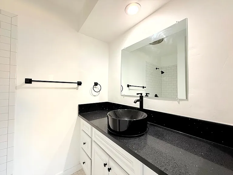 1426 South Point View St. — Photo 20