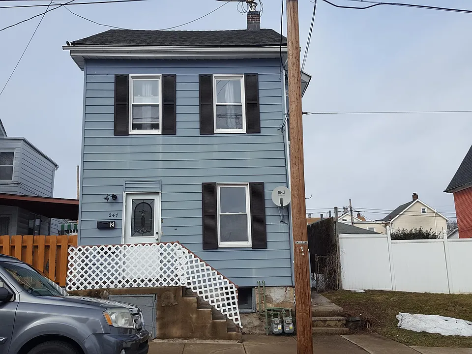 247 Chambers St #1