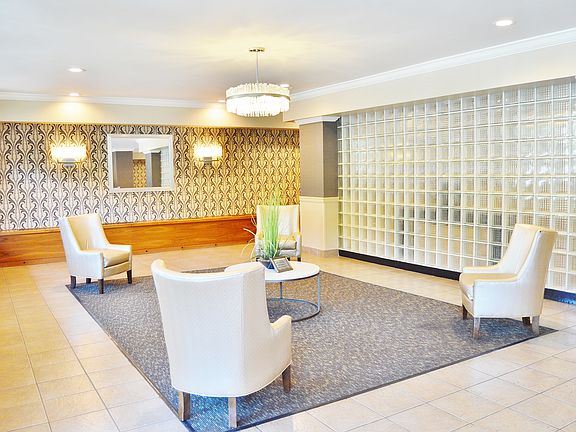 3rd image of 20 Wendell St APT 34A