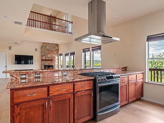Kitchen, granite countertops