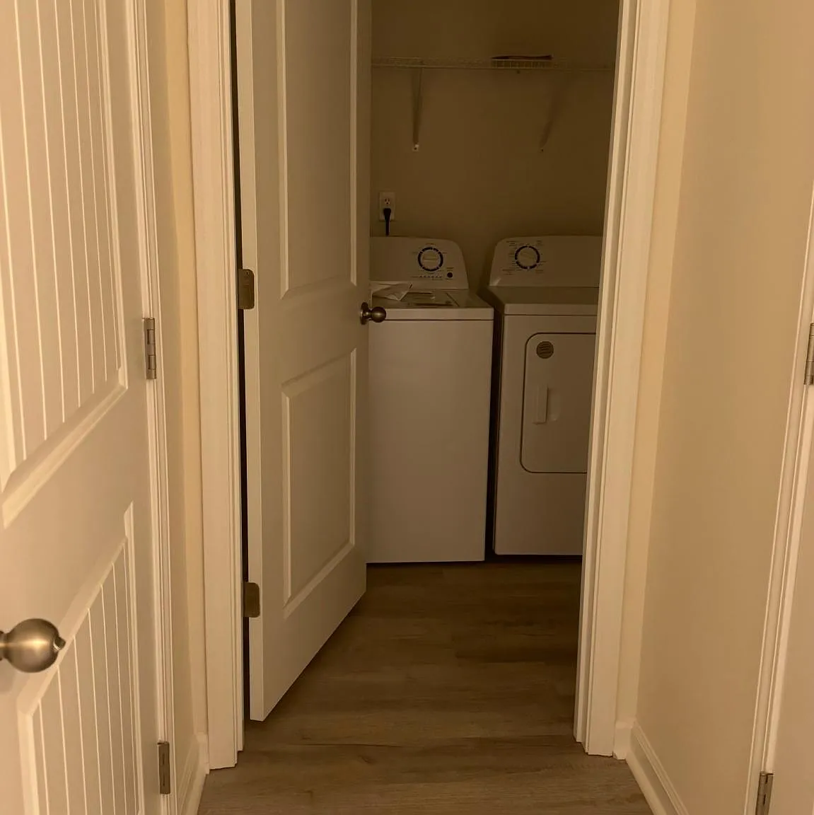 4 bed, 2.5 bath, 1926 sqft, $2,000 — Photo 3