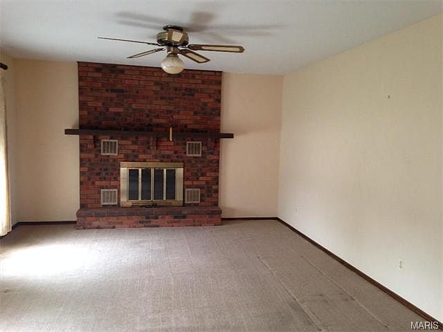 2nd image of 4 Tomahawk Ln