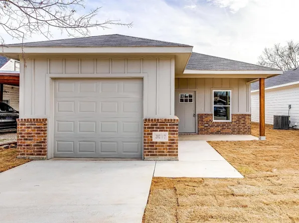 202.5 E Henderson St, Itasca, TX 76055