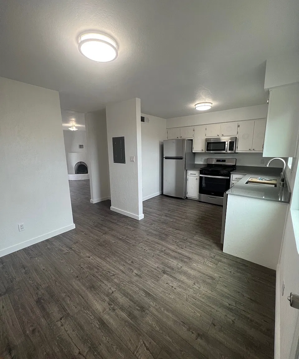 2 bed, 1.5 bath, 1075 sqft, $1,900 — Photo 1