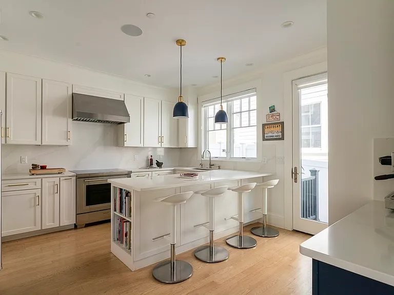 36 Laurel St #1 — Photo 10