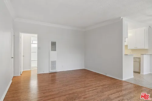 1216 N Detroit St #5 Photo 1