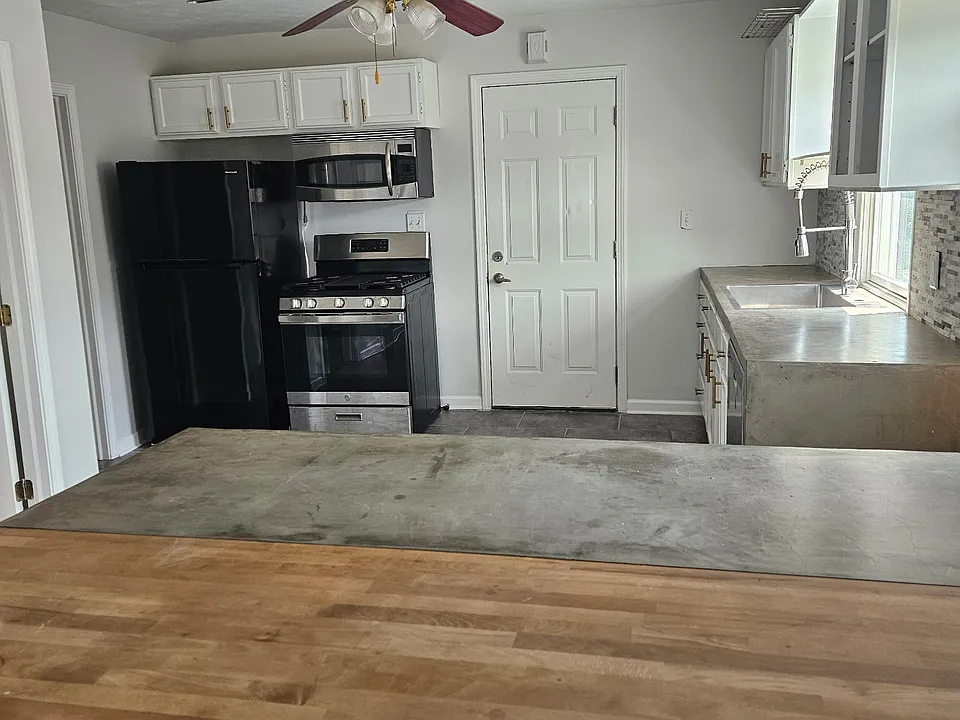 2135 W 11th St #3