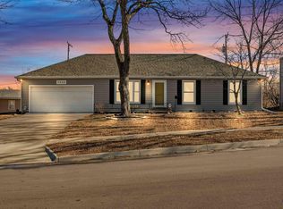 3008 SW Eveningside Dr, Topeka, KS 66614